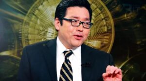 Market Prophet Tom Lee Explains Why He Chose Ethereum Over Bitcoin