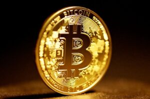 Asia Morning Briefing: Bitcoin Drops to $115K as Third Major Profit-Taking, New Tariff Tensions Add Pressure