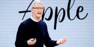 Apple Seeks Pivot on AI as It Pours Additional $100B Into US