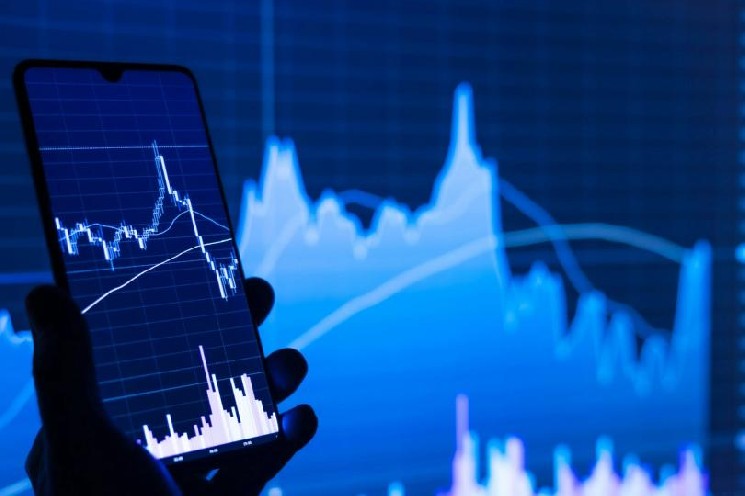 Another Nasdaq-Listed Company Sells BTC: What It Means for Crypto