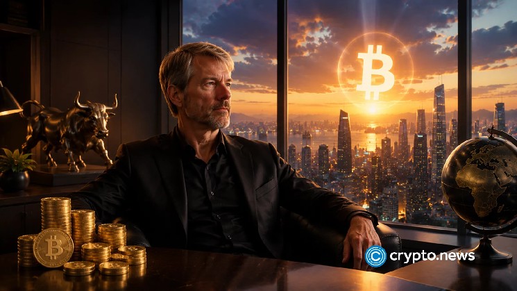 Michael Saylor Raises $467M: Strategy Halts Bitcoin Buys