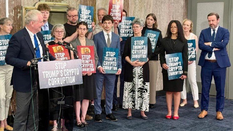 Senate Democrats Slam 'Corrupt' Clarity Act