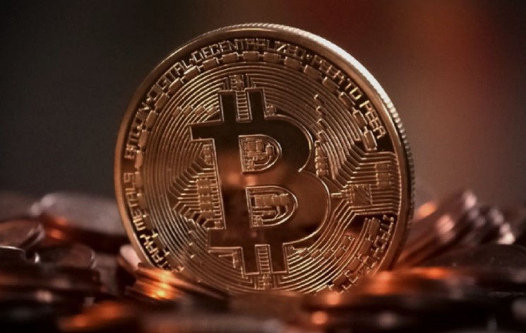 Bitcoin Price Prediction: $62,800 Breakdown to $60,000?